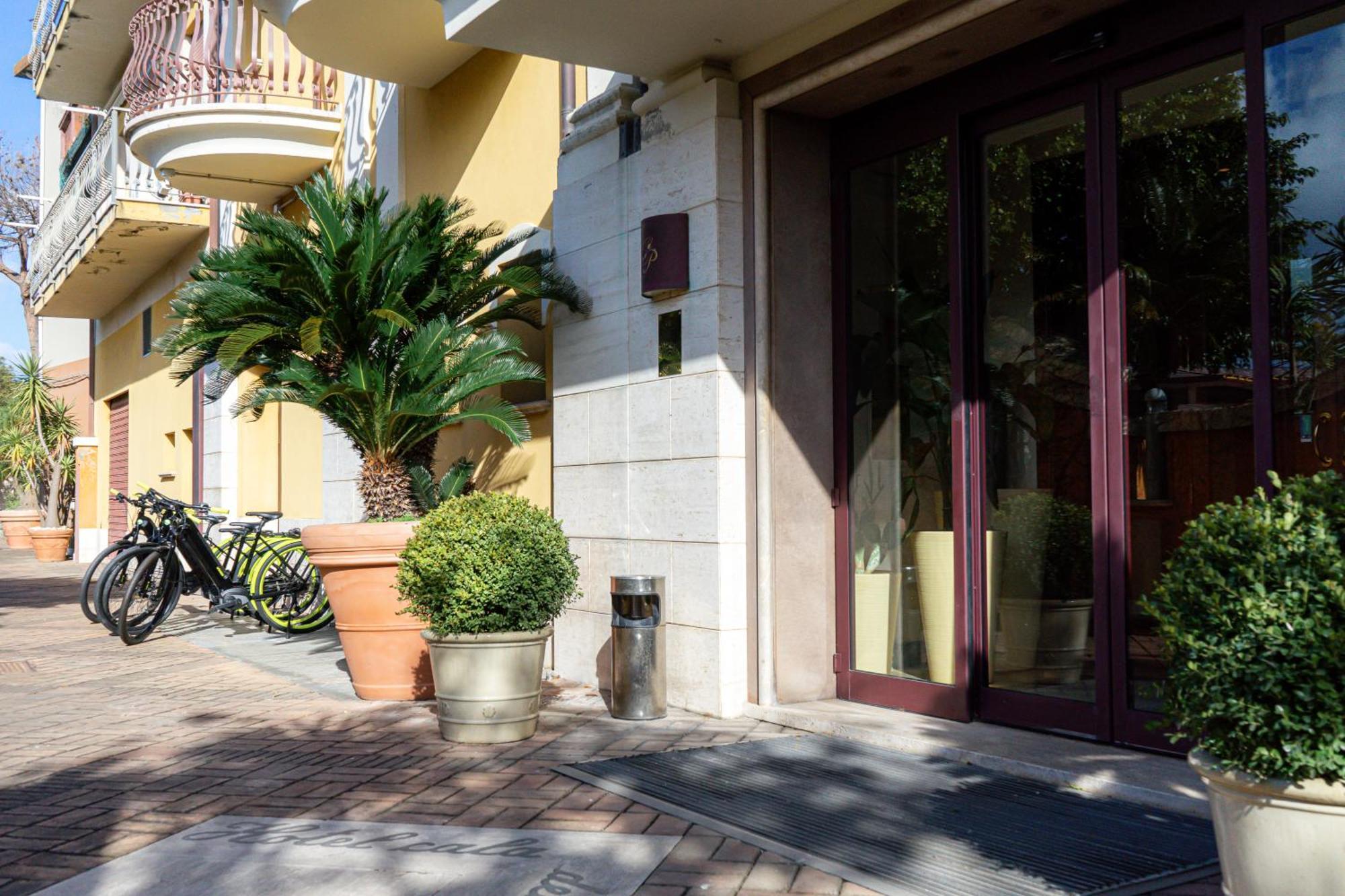 Hotel Cala Del Porto Vibo Valentia Marina Exterior photo
