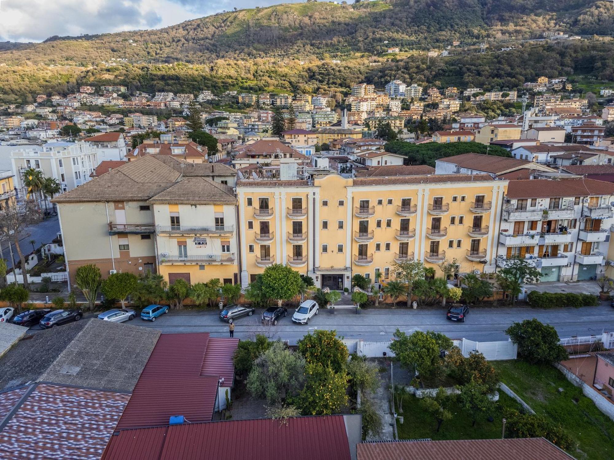Hotel Cala Del Porto Vibo Valentia Marina Exterior photo